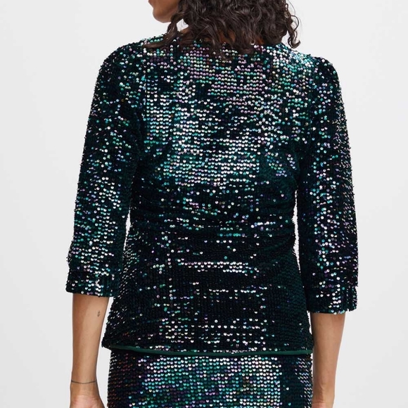 B YOUNG Salta Reflecting Pond Sparkle Blouse Small NWT - Picture 9 of 11